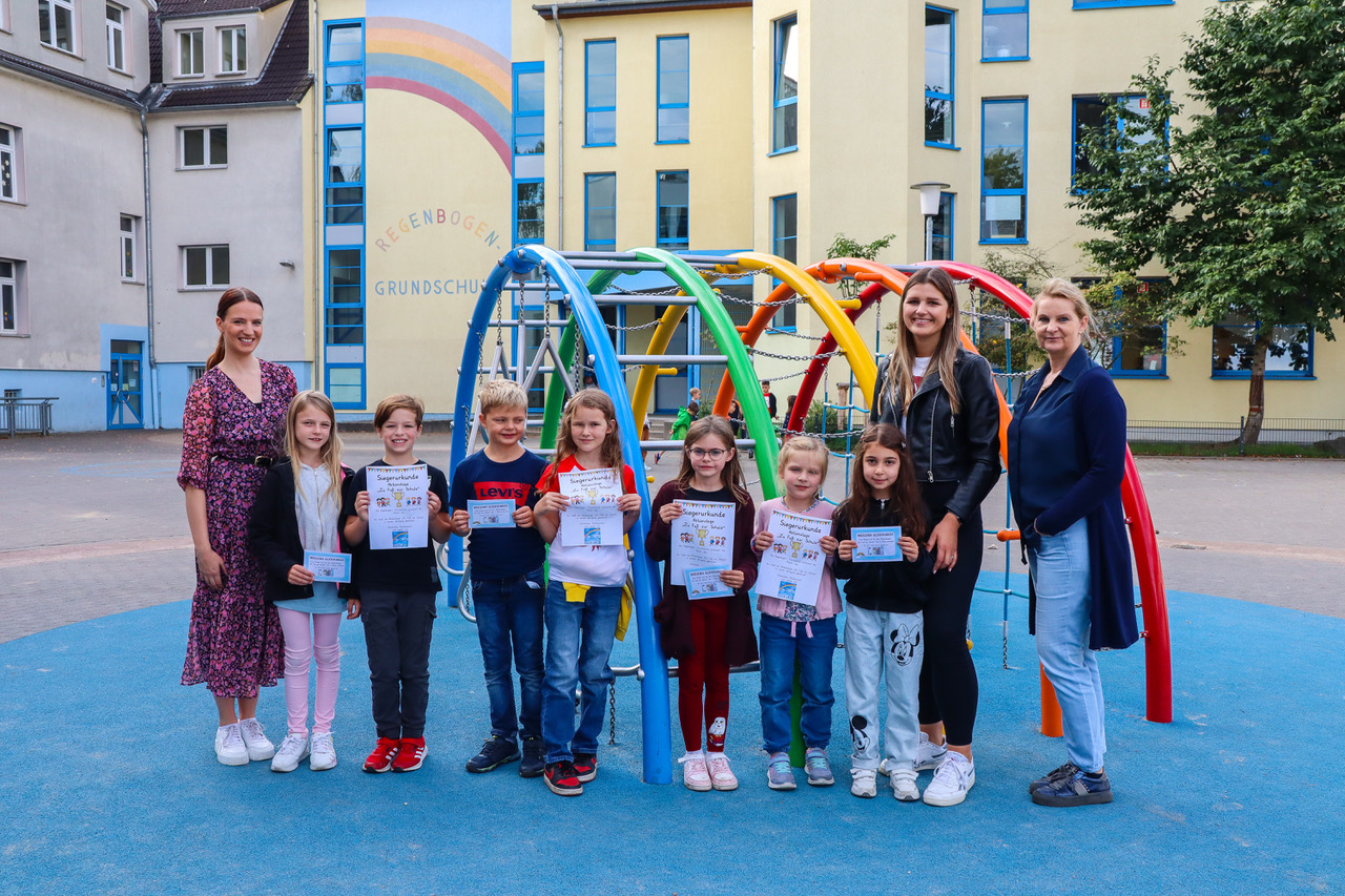 00001 Zu Fuss zur Schule Regenbogen GS RO 09 2023 0192 2 2